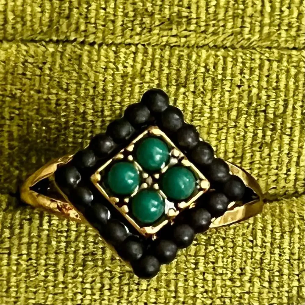 Vintage Gold Emerald and Black Bead Ring Size 8